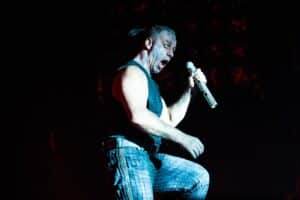 Rammstein abre su “Fan Archiv” y expone los objetos más extraños regalados por sus fans, incluida una flauta con forma de pene