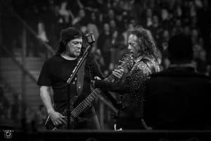 Metallica versiona «Delilah» de Tom Jones, pese a estar prohibida en Cardiff