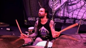 Jay Weinberg: “No volveré a tocar con la banda” — El batería deja Suicidal Tendencies tras 18 meses de gira