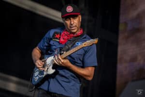 “¡Es put* fascismo!”: Tom Morello estalla en Minneapolis junto a Springsteen y Rise Against